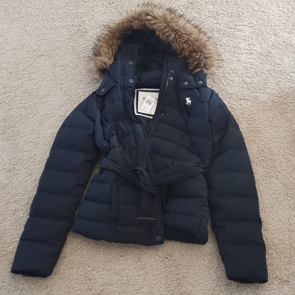 NWT Women's Abercrombie & Fitch puffer jacket sz L